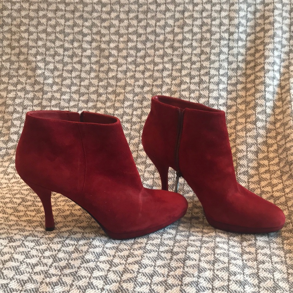 Via Spiga suede ankle zip booties